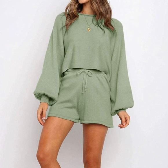 Boutique Green Knit Long Sleeve Sweater & Drawstring Pocket Shorts Set - Picture 11 of 13